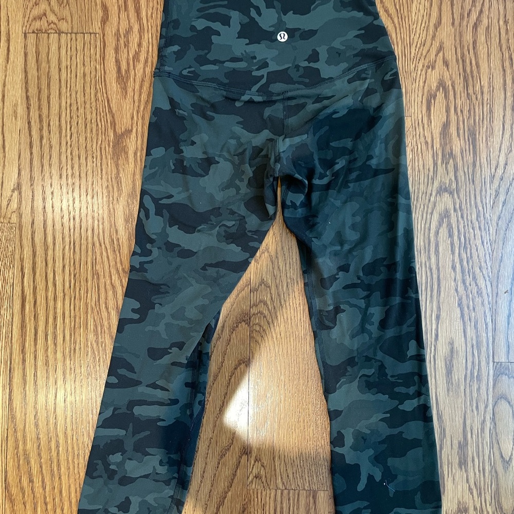 Lululemon Aligns 21’’ camo